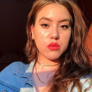 Meet your Posher, Mariela